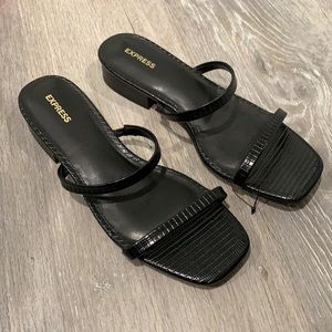 Express sandals